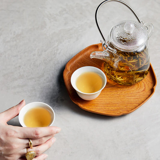 白豪銀針15g(中国･福建省産)-芽芯が蓄えた銀色に輝く蜜の甘み-【THREETEA】